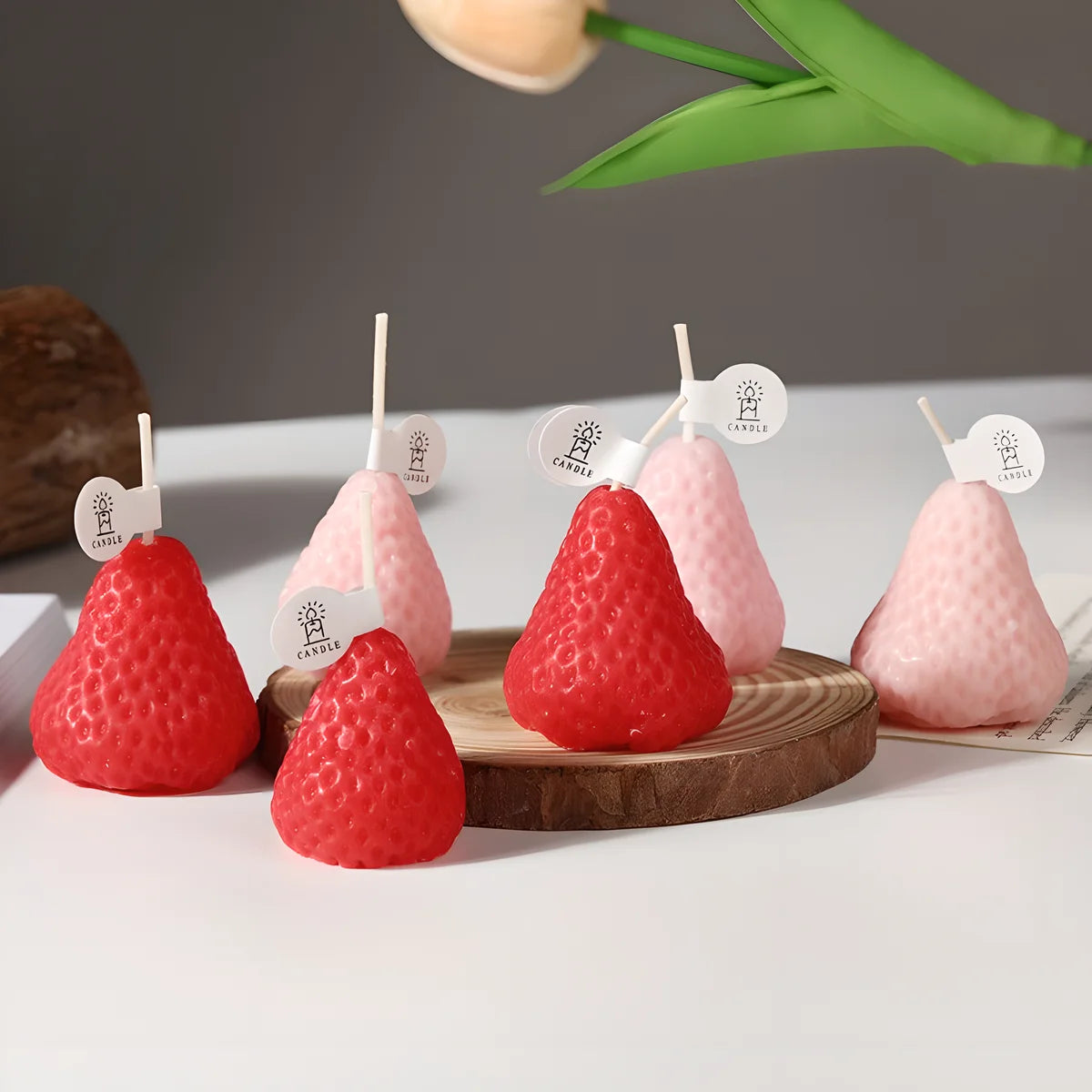 4pcs Strawberry-Shaped Miniature Fruit-Scented Candles